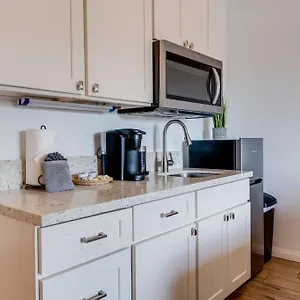 Unit 4 Maui Ohana Modern Apartment